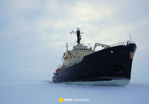 Tysiące litrów oleju wyciekło z holownika lodołamacza na Morzu Bałtyckim