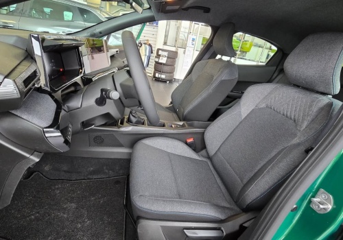 Renault zmieściło w nowym modelu bagażnik jak z SUV-a. A cena to 75 957 zł