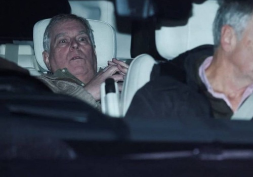 Andrzej zostanie wykluczony z linii sukcesji? Przeszukania w jego rezydencji trwają