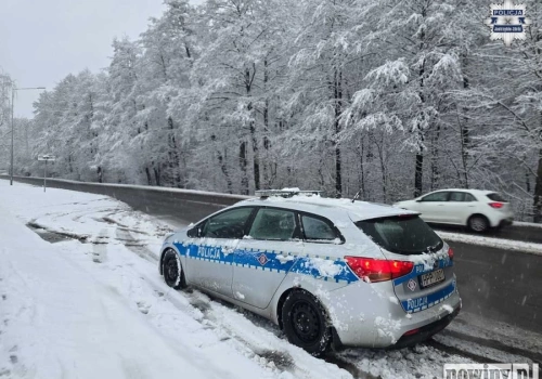 Mężczyzna przewracał się na ulicy. Pomogła szybka reakcja świadka