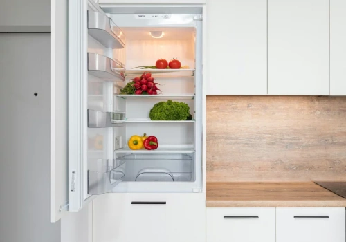 Wrzuć to do lodówki na noc. Rano zapach znika bez śladu