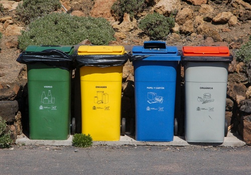 Gminy podnoszą opłaty za wywóz śmieci. Podwójna kara za brak segregacji może stać się standardem