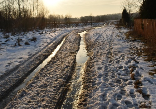 Uwaga na roztopy i opady marznące. IMGW ostrzega