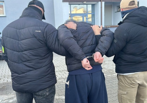 Zarzuty podwójnego zabójstwa ze szczególnym okrucieństwem. 29-latek tymczasowo aresztowany