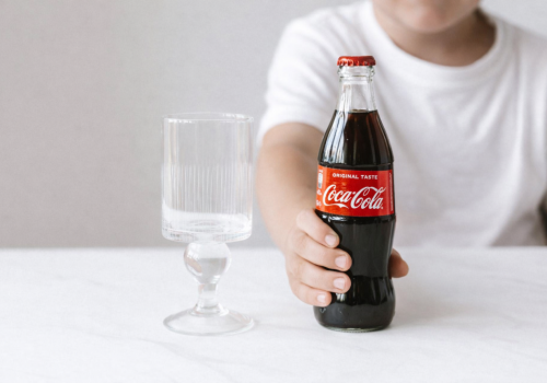 Energetyki i cola pod lupą naukowców. Zaskakujący związek z lękiem u dzieci