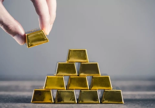 Historyczna porażka Trumpa w Sądzie Najwyższym: Cła IEEPA uchylone, złoto bije rekordy