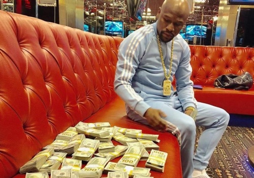 Wielki powrót! Legendarny pięściarz wznawia karierę. 