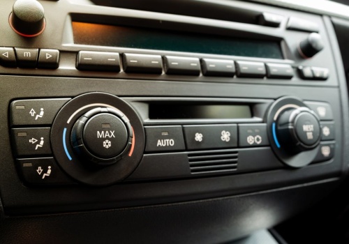 Ta tajemnicza kratka to nie nawiew. Zasłonisz ją i stracisz kontrolę