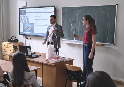 Wykłady o sztucznym sercu dla klas medycznych w Osuchowskim