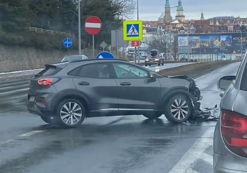 Kolizja i utrudnienia na ulicy Sobieskiego