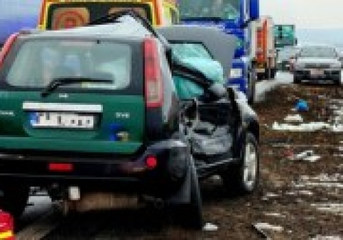 Karambol na S3. Pięć osób rannych, potężne utrudnienia