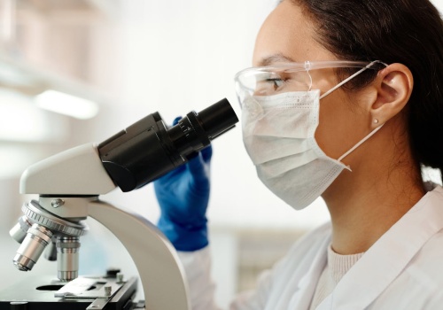 Instytut Karolinska: odkryto mechanizm łączący anginę paciorkowcową z łuszczycą