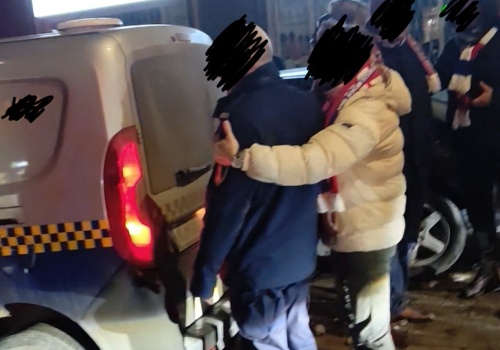 Pijany strażnik miejski rozbił radiowóz. Ujęli go kibice