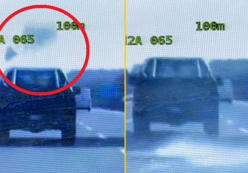 Bryła lodu spadła z auta na A4. Słony mandat, wideo ku przestrodze