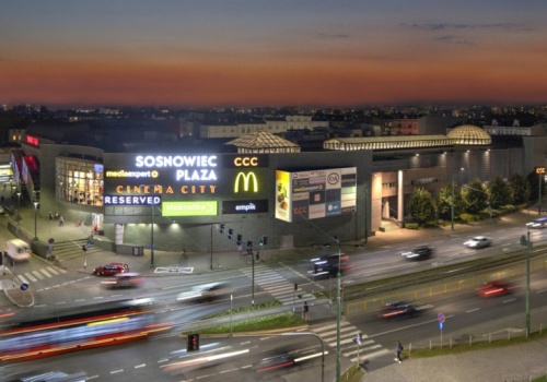 Miliony dla trzech centrów handlowych