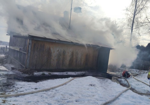 Nowosiółki: tragiczny pożar domu jednorodzinnego. Starsza kobieta nie zdołała uciec z płomieni