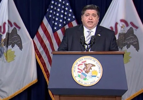 Pritzker żąda od Trumpa ponad $8 miliardów