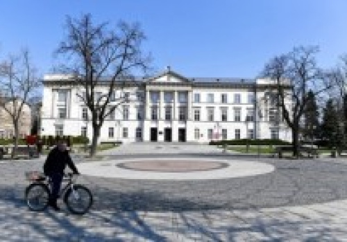 Burzliwa debata w Radomiu. Po fali hejtu radny zasłabł i trafił do szpitala