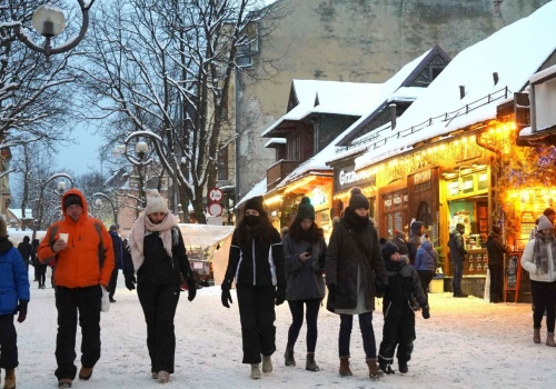 Nie Bałtyk i nie Zakopane. To tam Polacy pojechali na ferie, wcale nie jest taniej