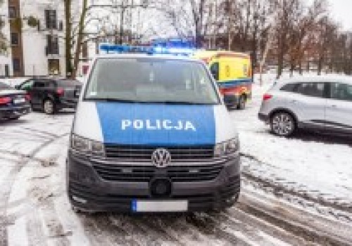 Dramat na Dolnym Śląsku. 5-latka wypadła z piątego piętra