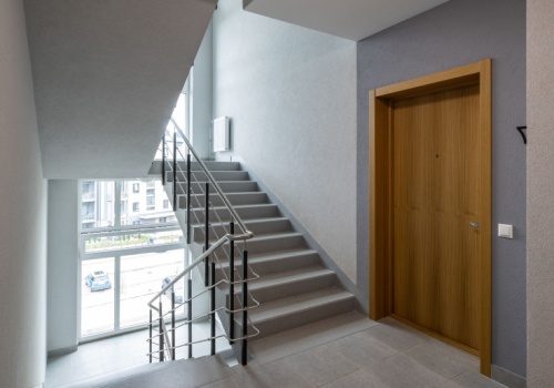 Mandat za rzeczy na klatce schodowej: szafa, rower i wózek mogą kosztować 5000 zł