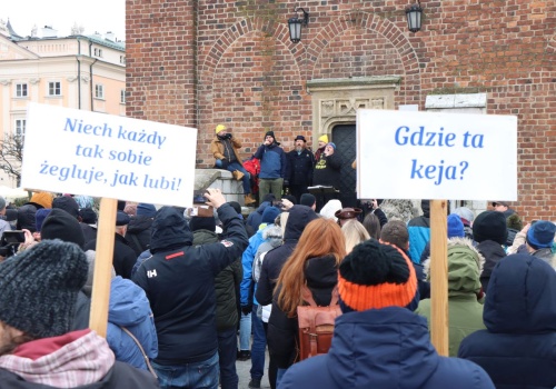 Sobotnie szanty na Rynku Głównym. Kraków wypełnił się żeglarskimi pieśniami