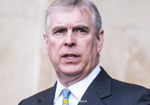 Tak miał zachowywać się były książę Andrzej po wyjściu z aresztu. 