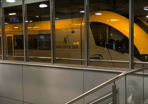 Koleje Małopolskie pod presją: brak podwyżek, nowy związek i widmo strajku