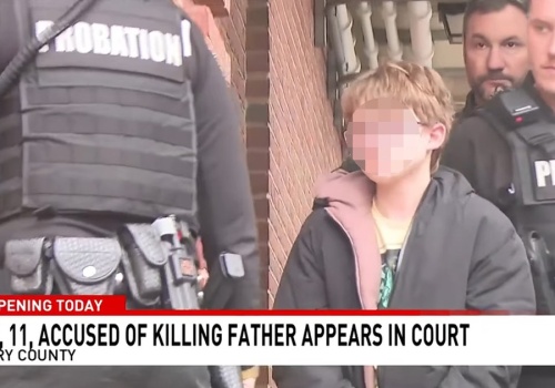 11-latek przyprowadzony w kajdankach. Zabił śpiącego ojca. Będzie osądzony jak dorosły