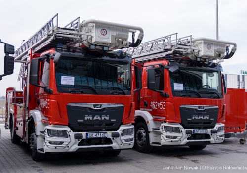 Dwa nowe podnośniki w opolskich jednostkach ratowniczo-gaśniczych