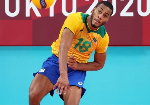 Legendarny siatkarz odrzucił miliony! Zagra w PlusLidze?