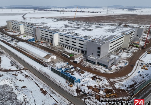 Amazon prawie gotowy, przebudowa infrastruktury drogowej trwa, co z Boschem?