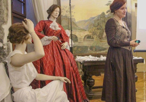 Podróż w czasie w czeskocieszyńskim Klubie Propozycji. Wykład: moda i muzyka średniowiecza