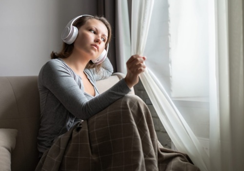 Słuchawki pod lupą naukowców. Niewidzialne zagrożenie tuż przy skórze