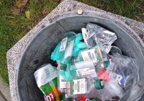 „Małpki” trafią do kaucji? Resort klimatu odsłania karty i podaje możliwy termin