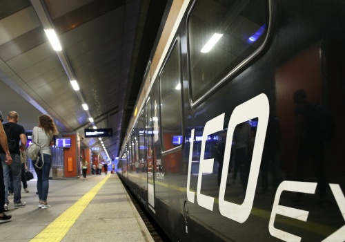 Ceny w menu drugiego konkurenta PKP. Hot-dog tańszy niż w Żabce