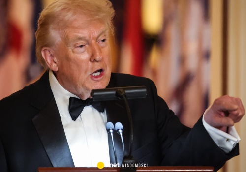 Donald Trump chce wysłać okręt szpitalny na Grenlandię. Podsumowanie nocy