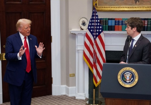 Wielka gra, która zdecyduje o losach świata, toczy się w Waszyngtonie. O co grają big techy? Eksper grzmi: „Politycy są żałośnie zapóźnieni”