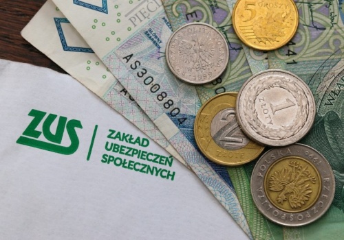 Ci seniorzy dostaną podwyżki szybciej. ZUS zmienił termin