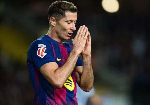 Barcelona – Levante: gdzie i której oglądać? Transmisja i składy – zagra Lewandowski?