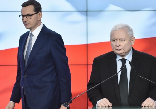 Kulisy walki o władzę w PiS. Morawiecki jest już pogodzony. 