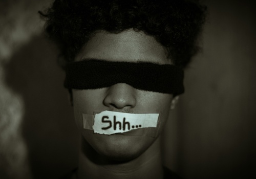 USA chce walczyć o wolny internet w UE. Niech zaczną od cenzurowania słów przez amerykańskie big techy