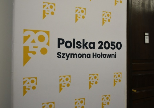 Kolejnych pięciu posłów przejdzie z Polski 2050 do Centrum?!