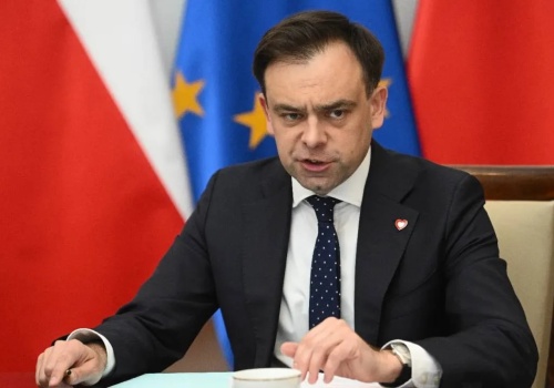 Niepokojące prognozy KE dla polskiej gospodarki. Dług przekroczy 100 proc. PKB