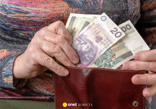 Emeryci dostaną pieniądze wcześniej. ZUS zmienia terminy wypłat świadczeń