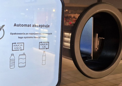 Wyrzucasz butelki do butelkomatu? Możesz dostać wyższy rachunek za śmieci, gminy podnoszą opłaty