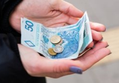 Niższe emerytury dla Polaków. Stopa zastąpienia spadnie do 25 proc