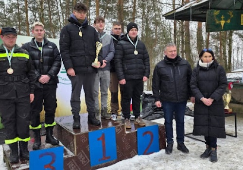 Strzelanie klas mundurowych w Okręglicy.