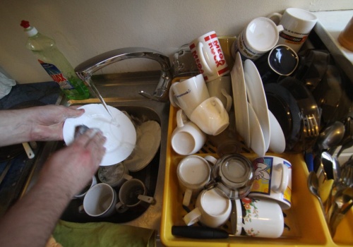 Robisz tak podczas mycia naczyń? Przez to nigdy nie będą czyste