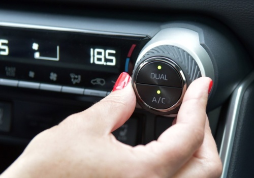 Zimą kierowcy wciskają ten przycisk, a mechanicy mówią jasno: do duży błąd